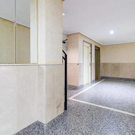 Flat 3 Minutes From Naufragos Apartment